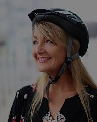 Sandra Ledrew's Instagram, Twitter & Facebook