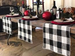 Impressed Your Guests With This Great 100 Cotton Buffalo Check Across De Table Runner Gr Mesa Navidad Decoracion Arreglos De Mesa De Comedor Ideas De Comedor
