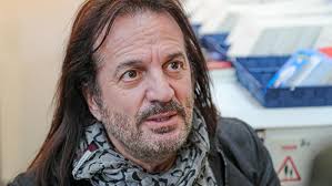 La jeune femme décidait de changer de vie et de partir au canada en emmenant avec elle ea, helia et. Francis Lalanne Papa D Une Petite Fille Avec Alice Detail Femmes News