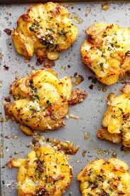 Crispy Garlic Butter Parmesan Smashed Potatoes