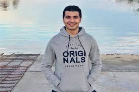 استغرقت 10 ساعات وزرعت خلايا من فروة الرأس وستخضع لـ20. Ù…Ø­Ù…Ø¯ Ø£Ù†ÙˆØ± Ø§Ù„Ù„ÙŠ Ø¨ÙŠØ­ØµÙ„ ÙÙŠ Ø§Ø³ØªØ§Ø¯ Ø§Ù„Ù‚Ø§Ù‡Ø±Ø© Ù‚Ù„Ø© Ø£Ø¯Ø¨ Ø¨ÙˆØ§Ø¨Ø© Ø£Ø®Ø¨Ø§Ø± Ø§Ù„ÙŠÙˆÙ… Ø§Ù„Ø¥Ù„ÙƒØªØ±ÙˆÙ†ÙŠØ©