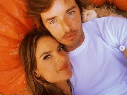 Alessandra Ambrosio e Nicolò Oddi nudi in doccia