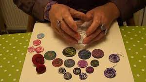 Neben ketten kannst du auch richtig schöne armbänder mit dem „keltischen stab selber machen. Anleitung Modeschmuck Selber Machen Mit Swirlmuster Gepuppt Design Idee Fimo Kreativ Deko Youtube