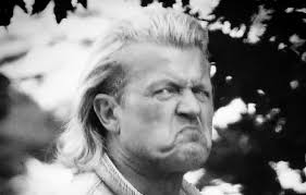 CZARNE CHMURY NAD JAKIMOWICZEMEM Komisja Etyki przeanalizowała wpisy  Jarosława Jakimowicza zamieszczone przez niego w mediach społecznościowych.  Chodzi przede wszystkim o posty z lipca 2021 roku poświęcone kwestii  przedłużenia koncesji stacji TVN ...