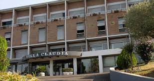 La nostra retta è molto competitiva perché più bassa rispetto alla media delle case di riposo che si trovano a roma (2.000 è al mese circa) e a viterbo. Nuova Villa Claudia