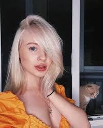 Cara Koehler's Instagram, Twitter & Facebook