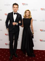 В даному розділі зібрані всі фільми, серіали, мультфільми в яких брав участь актор олександр скічко. Vedushij Evrovideniya 2017 Aleksandr Skichko Zhenitsya Foto