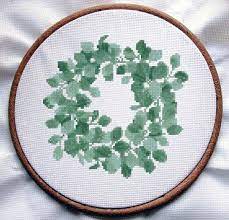 Entdecke rezepte, einrichtungsideen, stilinterpretationen und andere ideen zum ausprobieren. Flower Cross Stitch Pattern Modern Eucalyptus Wreath Cross Etsy Sticken Stickvorlagen Vorlagen