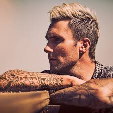 We didn't see it coming, but it looks like adam levine has gone and pulled a miley. 230 Blonde Ambition Ideas Adam Levine Maroon 5 Adams