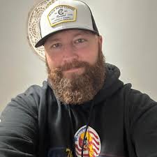 🎖️👏 Shout-out to South View High JROTC cadets! They received their first  grant of the semester! The cadets proudly posted the colors and even sang  the national anthem in-store during the check