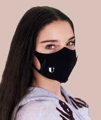 È molto più importante la distanza di sicurezza, e non portare mai le mani agli il virus si può prendere anche toccando il carrello della spesa, una maniglia sporca o il campanello del citofono». Mascherina Alla Moda Ecco Dove Comprarla Easymomswissmade