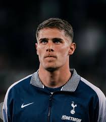 Micky van de Ven breaks his silence with a pretty bold response to Ange  Postecoglou's sacking 😳 🗣️ “As players, we don't have much to say about  that. Of course, he was