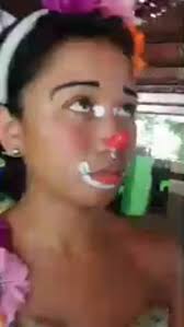 La chava que se engaza con el maquillaje 🤣🤡