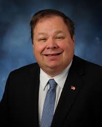 Six candidates seek to serve