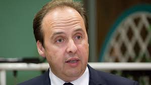 An expensive scandal, huge sums of money at stake. Retraites Jean Christophe Lagarde Propose Un Passage A La Semaine De 37 Heures Linfo Re France Societe