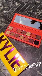First, let me stop you right there and inform you that i am not a fan but i então. Kylie Cosmetics X Summer Collection 2018 Products Kylie Cosmetics Summer Collection Lipstick Shades 2018 Kylie Cosmetics Summer Collection Lip Gloss Shades 20 Kylie Makeup Kylie Jenner Makeup Kylie Cosmetics Eyeshadow