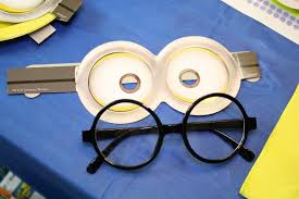 This instuctable will show you how to make cheap easy despicable me minion goggles. Throw A Rockin Diy Minions Party Fiesta Brite And Bubbly