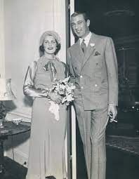 I get his characters name is gary cooper but a quick google search says that the actor gary cooper died in 1960, and most of his movies would be unknown to the characters in the show given all of their. Troilus09 S Image Celebrity Wedding Photos Celebrity Weddings Hollywood Wedding