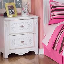 With the exquisite beauty of formal french style brought to life within a country motif, the exquisite youth bedroom collection is sure to create a sense of magic and wonder to any child's bedroom. Exquisite Poster Bedroom Set Signature Design By Ashley Furniturepick