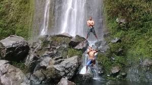 Air terjun jumog merupakan salah satu destinasi wisata yang berada di lereng gunung lawu karanganyar. Air Terjun Grinjingan Getasan Semarang Dekat Kopeng