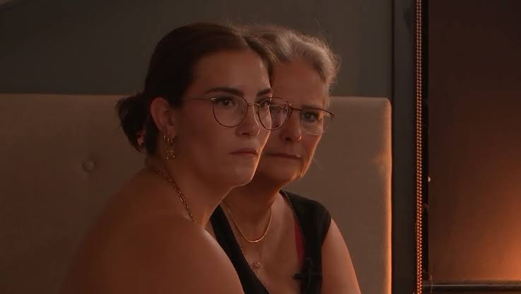 Moeder De Bondgenoten-Dominique krijgt tik op de vingers