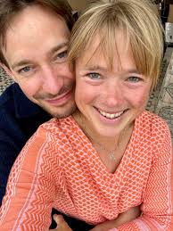 Hei we are Simon, Sia & Baby due in mid May** We are still searching for a  new home and are currently staying