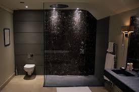 Die Geringe Wasseraufnahme Und Strapazierfahig Der Granit Fliesen Erfreut Besonders Im Badezimmer Und Bietet Eine Lange Lebensdauer Und Sieht A Bathroom Bathtub