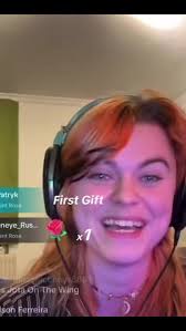 Ellie Dixon Performs 'Jota