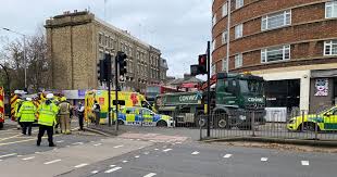 Cromwell road is a major london road in the royal borough of kensington and chelsea, designated as part of the a4. West Kensington Crash Cyclist Fighting For Life In Hospital After Collision On West Cromwell Road Mylondon
