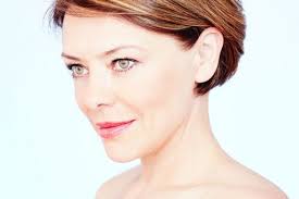 Almost everyone develops at least minor jowls as they age and their skin. Sagging Jaw Line Jowls And Chin Issues Skintour