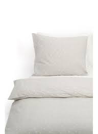 La housse de couette de 140 x 200 s'adapte aux lits standards d'une place. Housse De Couette Enfant 140x200 Coton Doux Etoiles Hema