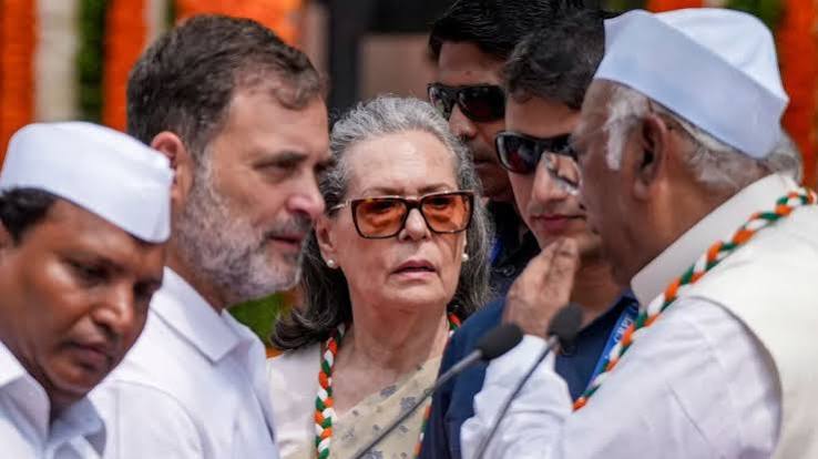 भाजपा ने सोनिया पर 'वंदे मातरम्' को लेकर आपत्ति का आरोप लगाया, कांग्रेस ने किया खंडन