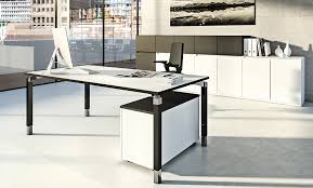 Perfekte schreibtischsysteme punkten mit ansprechendem design und top funktionalität. Schreibtischsysteme