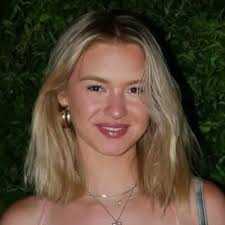 I am very excited to announce my new position as Vice President of New  Member Education and Member Experience at the Beta Alpha Chapter of Alpha  Phi! Can't wait to see what