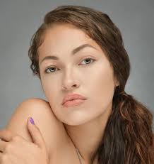 Having my way ✨🤷‍♀️ • • • photographer : @bringthenoisephotos 📸 • •  #indya #dontcare #wright #delaware #model #curls #nativeamerican #oneofone  #silverandgold #jewelry #longwhitesleeve #oldiebutgoldie #longtimenopost