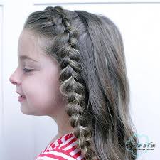 Making a medium hairstyle might seem like a serious hassle when you are just starting out. Latest Long Easy Hairstyles Longeasyhairstyles Hair Styles Back To School Hairstyles Easy Hairstyles