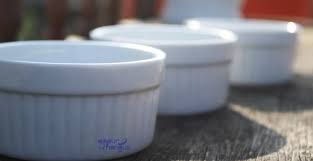 Panggang dalam oven panas 180 c selama 30 menit hingga kuning kecokelatan dan kering. Apa Itu Ramekin Dapur Hangus