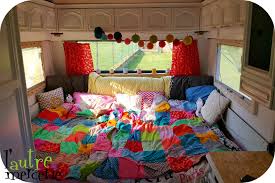 Choisissez un jean à transformer en short. Relooking Caravane Et Video Solidaire L Autre Mercerie