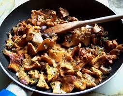 Check spelling or type a new query. Funghi Trifolati In Padella I Prelibati Finferli Un Contorno Saporito E Versatile Per Preparare Gustosi Piatti Autunnali Piu Donna