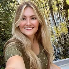 I was in the ballroom and straight up told @brookeritchienails Andy was  going home — BEFORE his performance 🫠 then I people tearing up and getting  the chills (Brooke) from his performance