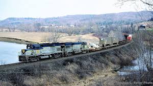Delaware Hudson Alco C 420 410 Leads Train Oh 2 As It Rolls South Along The Susquehanna River Damascus Winds Train Railroad Photography Susquehanna River