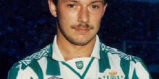W narodowych barwach rozegrał 39 meczów i zdobył 11 bramek. Historia Del Real Betis Wojciech Kowalczyk Archivos Historia Del Real Betis