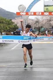 ㆍ 명예의 전당 서브3 주자들. ì „ êµ­ê°€ëŒ€í'œ ë§ˆë¼í† ë„ˆ ê¹€ì›ì‹ ì†ê¸°ì •ê³¼ ê°™ì€ ë§ˆë¼í†¤ ì˜ì›…ì„ ë‹¤ì‹œ ë°°ì¶œí•˜ê¸° ìœ„í•´ì„  ì—­ì „ë§ˆë¼í†¤ì„ ì‚´ë ¤ì•¼í•œë‹¤