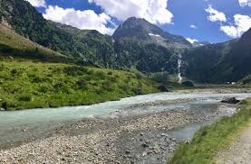 Das wasser formt die steine und somit seinem weg raus aus dem tal. Wilde Wasser Wanderung Im Stubaital Grawa Wasserfall Koch Mit Herz