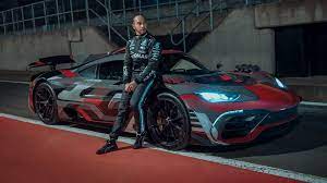 Verstappen no me dejó espacio. Lewis Hamilton Drives Mercedes Amg One Hypercar After Work
