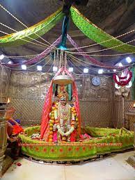 When the goddess planned to land the ganga there was a problem that due to its velocity there would be huge destruction. Mahakaleshwar Nav Shivratri Shringar Ujjain Lord Shiva Pics Shiva Shankar Hindu Gods