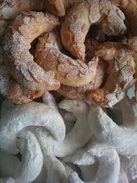 Cornes De Gazelles Avec Ou Sans Sucre Glace Food Recipes Mediterranean Cuisine