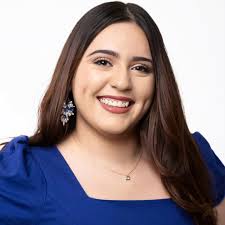 Rosalinda Compton's Instagram, Twitter & Facebook