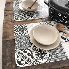 Nappe, set de table, torchon | françoise saget. Beija Flor Set De Table Vinyle Modele E9 Noir Et Blanc