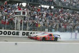 Siente la fuerza de la velocidad en esta demo. 09 Nascar Clasificaciones Puntos Y Premios Cuarenta Anos Nos Contemplan